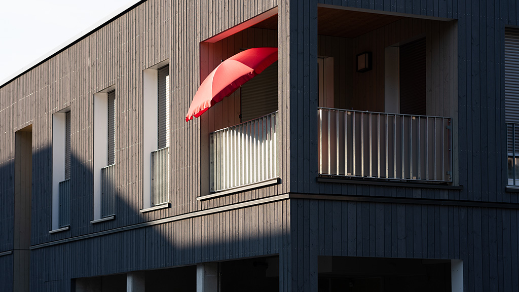 modern house sunshade installation neighbor friendly h2 01