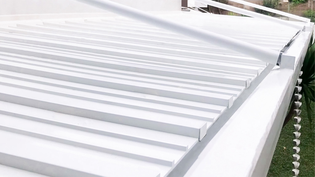 vinyl snow roof pro modern house no ceiling 03