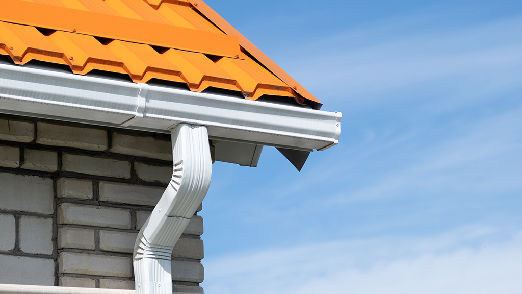 02 How to fix peeling paint on steel rain gutters (temporary vs. permanent solutions)