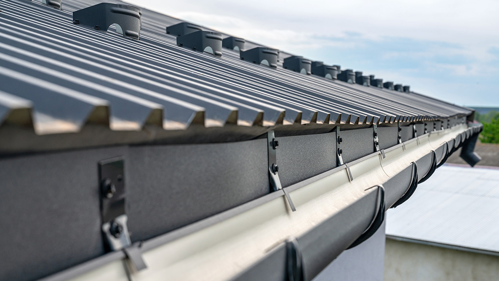 best rain gutter materials comparison 2026 00002