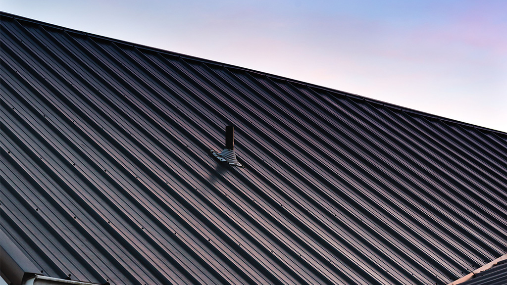 5 loft garage problems black roof 02